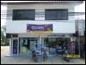 Weekender Travel Agency, Frontansicht